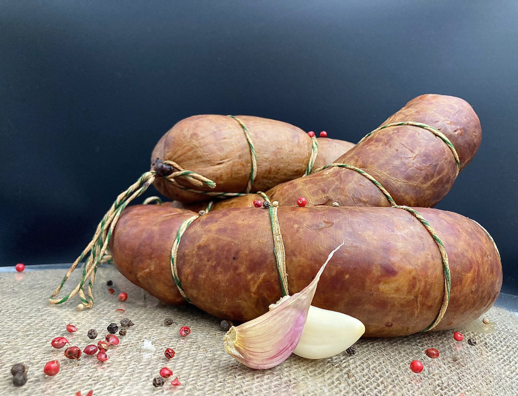  Колбаса "Индейская" копчёная на буковой щепе